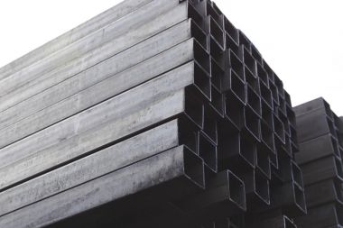 Metal ürünleri, Rusya depodaki paketlerine dikdörtgen kesit metal profil boru