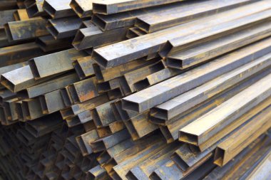 Metal ürünleri, Rusya depodaki paketlerine dikdörtgen kesit metal profil boru