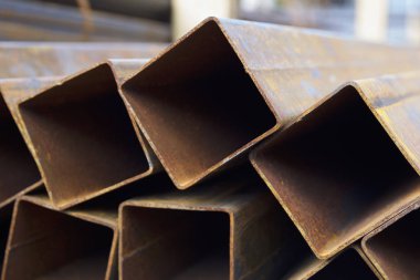 Metal ürünleri, Rusya depodaki paketlerine dikdörtgen kesit metal profil boru