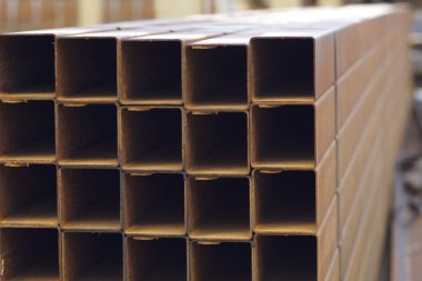 Metal ürünleri, Rusya depodaki paketlerine dikdörtgen kesit metal profil boru