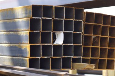 Metal ürünleri, Rusya depodaki paketlerine dikdörtgen kesit metal profil boru