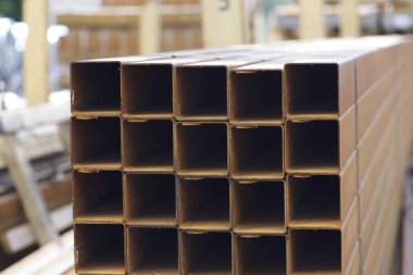 Metal ürünleri, Rusya depodaki paketlerine dikdörtgen kesit metal profil boru