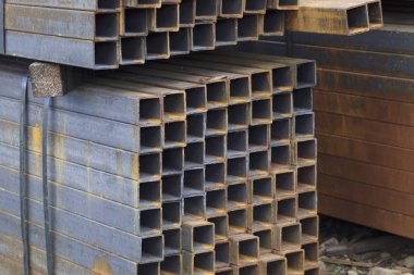 Metal ürünleri, Rusya depodaki paketlerine dikdörtgen kesit metal profil boru