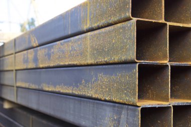 Metal ürünleri, Rusya depodaki paketlerine dikdörtgen kesit metal profil boru