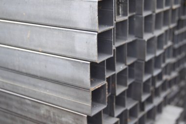 Metal ürünleri, Rusya depodaki paketlerine dikdörtgen kesit metal profil boru