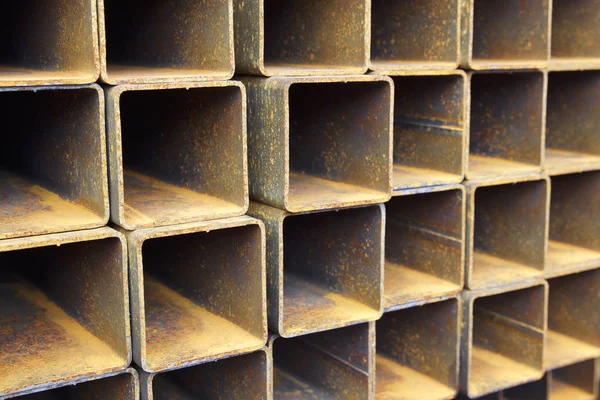 Metal ürünleri, Rusya depodaki paketlerine dikdörtgen kesit metal profil boru