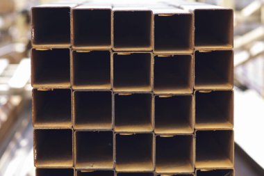 Metal ürünleri, Rusya depodaki paketlerine dikdörtgen kesit metal profil boru