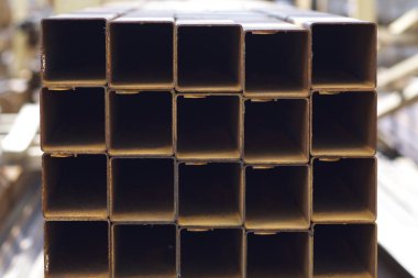 Metal ürünleri, Rusya depodaki paketlerine dikdörtgen kesit metal profil boru