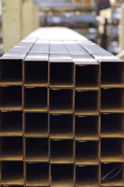 Metal ürünleri, Rusya depodaki paketlerine dikdörtgen kesit metal profil boru