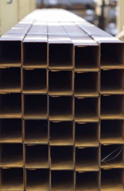 Metal ürünleri, Rusya depodaki paketlerine dikdörtgen kesit metal profil boru