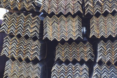 Metal profil açısı depodaki paketlerine metal ürünleri, Rusya Federasyonu