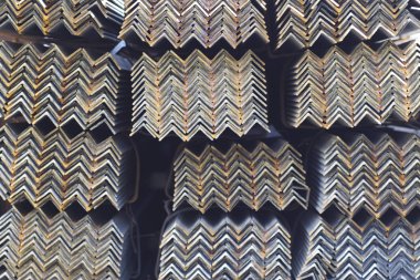 Metal profil açısı depodaki paketlerine metal ürünleri, Rusya Federasyonu