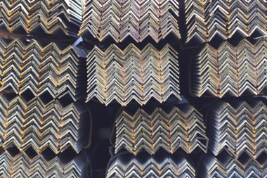 Metal profil açısı depodaki paketlerine metal ürünleri, Rusya Federasyonu