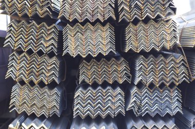 Metal profil açısı depodaki paketlerine metal ürünleri, Rusya Federasyonu