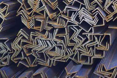 Metal profil açısı depodaki paketlerine metal ürünleri, Rusya Federasyonu