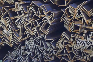 Metal profil açısı depodaki paketlerine metal ürünleri, Rusya Federasyonu