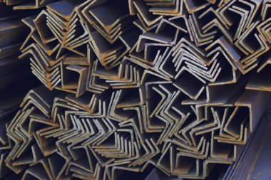 Metal profil açısı depodaki paketlerine metal ürünleri, Rusya Federasyonu