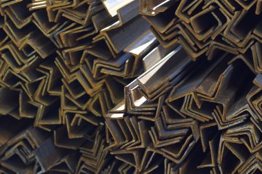 Metal profil açısı depodaki paketlerine metal ürünleri, Rusya Federasyonu