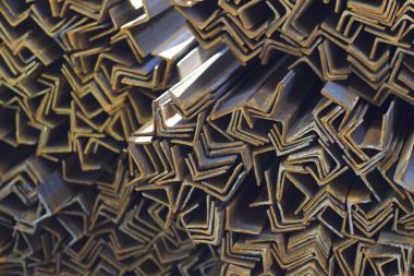 Metal profil açısı depodaki paketlerine metal ürünleri, Rusya Federasyonu