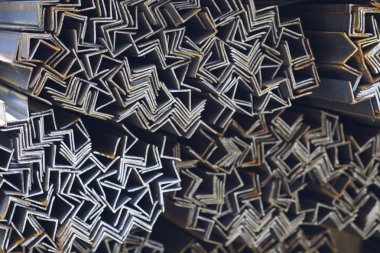 Metal profil açısı depodaki paketlerine metal ürünleri, Rusya Federasyonu