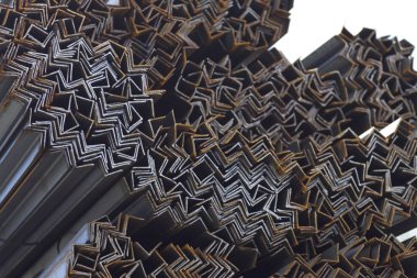 Metal profil açısı depodaki paketlerine metal ürünleri, Rusya Federasyonu