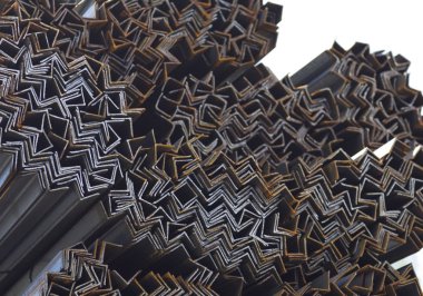 Metal profil açısı depodaki paketlerine metal ürünleri, Rusya Federasyonu