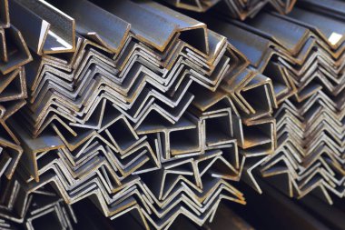 Metal profil açısı depodaki paketlerine metal ürünleri, Rusya Federasyonu