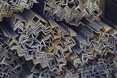 Metal profil açısı depodaki paketlerine metal ürünleri, Rusya Federasyonu