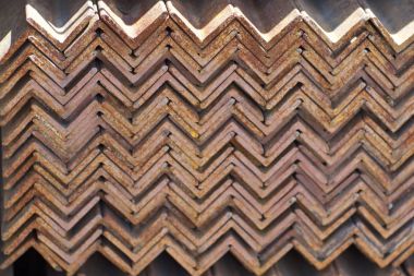 Metal profil açısı metal ürünlerin depodaki paketlerinde