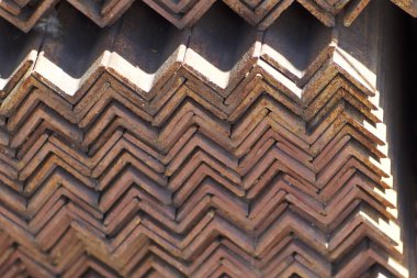 Metal profil açısı depodaki paketlerine metal ürünleri, Rusya Federasyonu