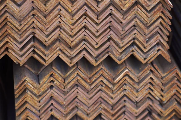 Metal profil açısı depodaki paketlerine metal ürünleri, Rusya Federasyonu