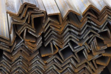 Metal profil açısı depodaki paketlerine metal ürünleri, Rusya Federasyonu