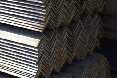 Metal profil açısı depodaki paketlerine metal ürünleri, Rusya Federasyonu