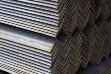 Metal profil açısı depodaki paketlerine metal ürünleri, Rusya Federasyonu