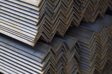 Metal profil açısı depodaki paketlerine metal ürünleri, Rusya Federasyonu