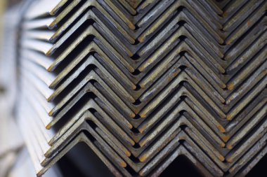 Metal profil açısı depodaki paketlerine metal ürünleri, Rusya Federasyonu