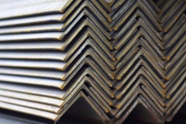 Metal profil açısı depodaki paketlerine metal ürünleri, Rusya Federasyonu