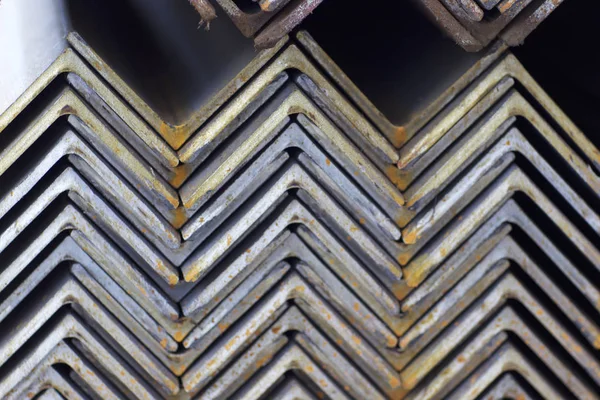 Metal profil açısı depodaki paketlerine metal ürünleri, Rusya Federasyonu