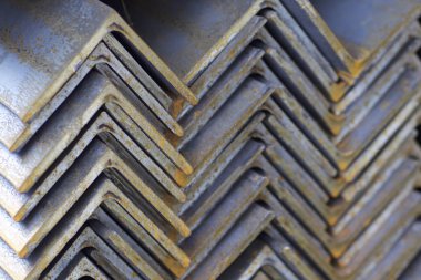 Metal profil açısı depodaki paketlerine metal ürünleri, Rusya Federasyonu