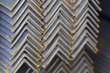 Metal profil açısı depodaki paketlerine metal ürünleri, Rusya Federasyonu