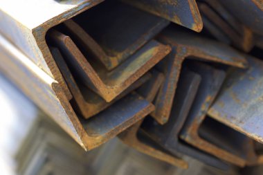 Metal profil açısı depodaki paketlerine metal ürünleri, Rusya Federasyonu