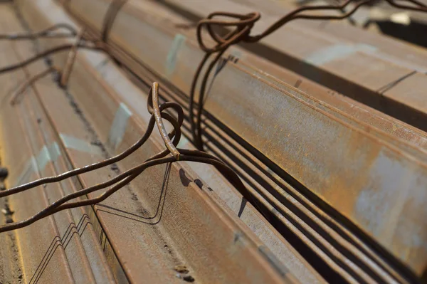 Metal profil açısı depodaki paketlerine metal ürünleri, Rusya Federasyonu