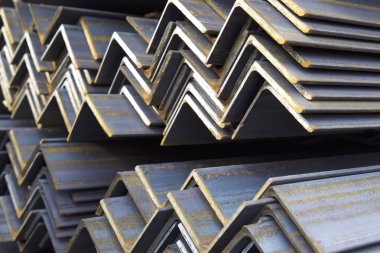 Metal profil açısı depodaki paketlerine metal ürünleri, Rusya Federasyonu