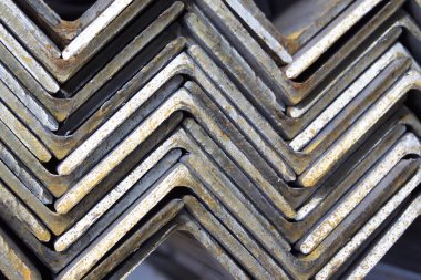 Metal profil açısı depodaki paketlerine metal ürünleri, Rusya Federasyonu