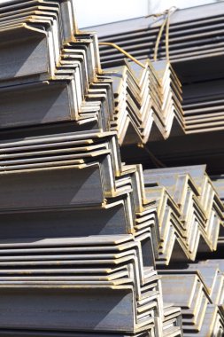 Metal profil açısı depodaki paketlerine metal ürünleri, Rusya Federasyonu