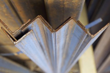 Metal profil açısı depodaki paketlerine metal ürünleri, Rusya Federasyonu