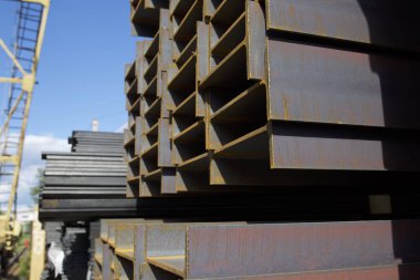 Metal profil kiriş depodaki paketlerine metal ürünleri, Rusya Federasyonu