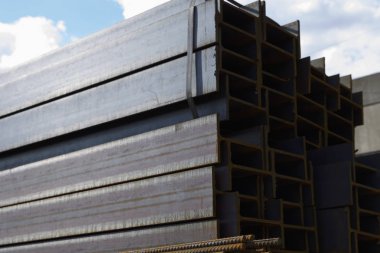 Metal profil kiriş depodaki paketlerine metal ürünleri, Rusya Federasyonu