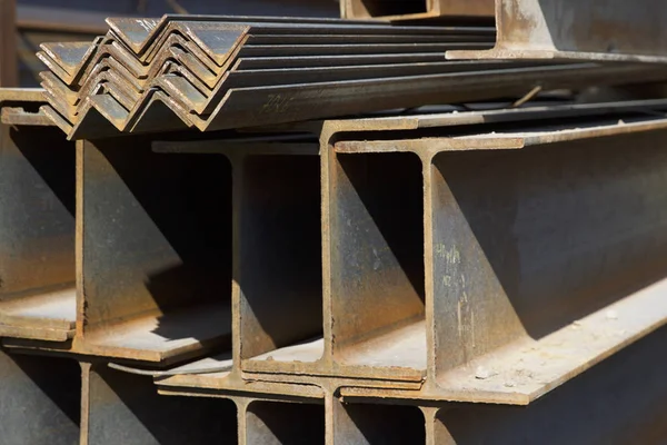 Metal profil kiriş depodaki paketlerine metal ürünleri, Rusya Federasyonu