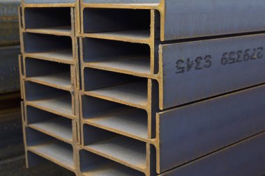 Metal profil kiriş depodaki paketlerine metal ürünleri, Rusya Federasyonu